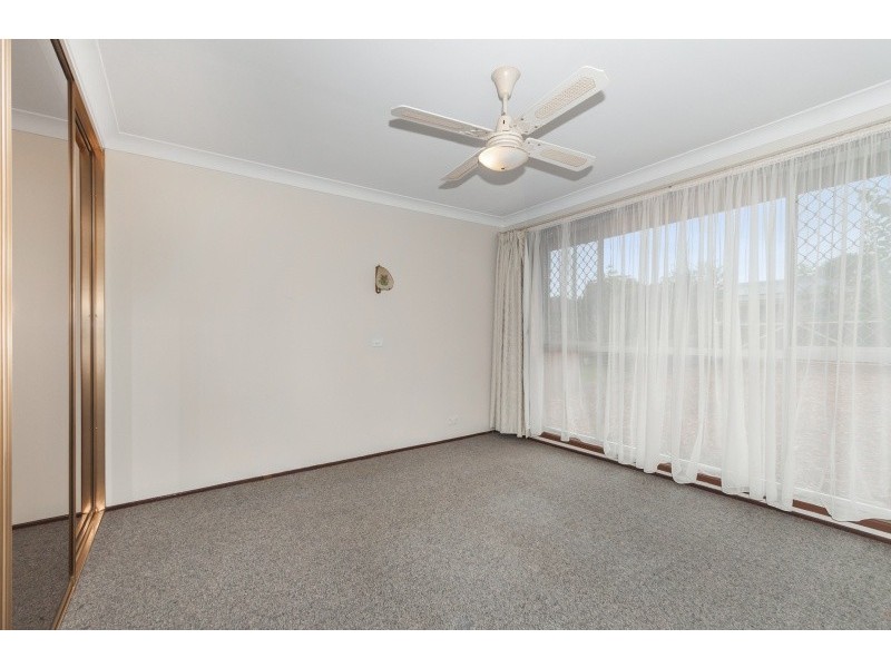 90 Barton Street, Oak Flats NSW 2529