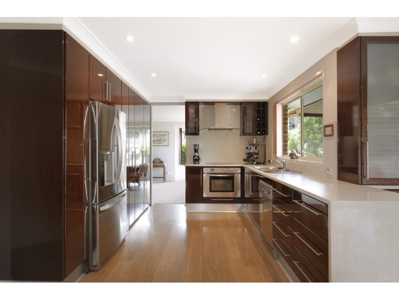 15 Sandalwood Road, Farmborough Heights NSW 2526