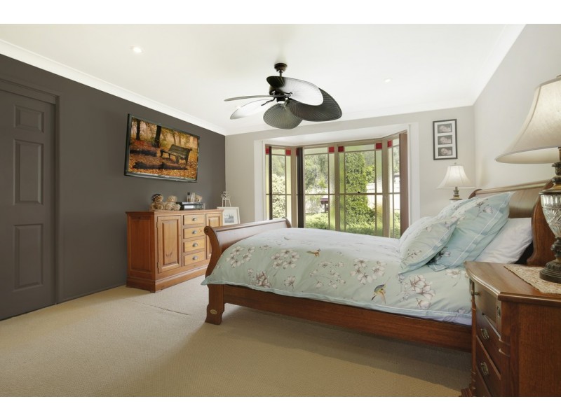 15 Sandalwood Road, Farmborough Heights NSW 2526