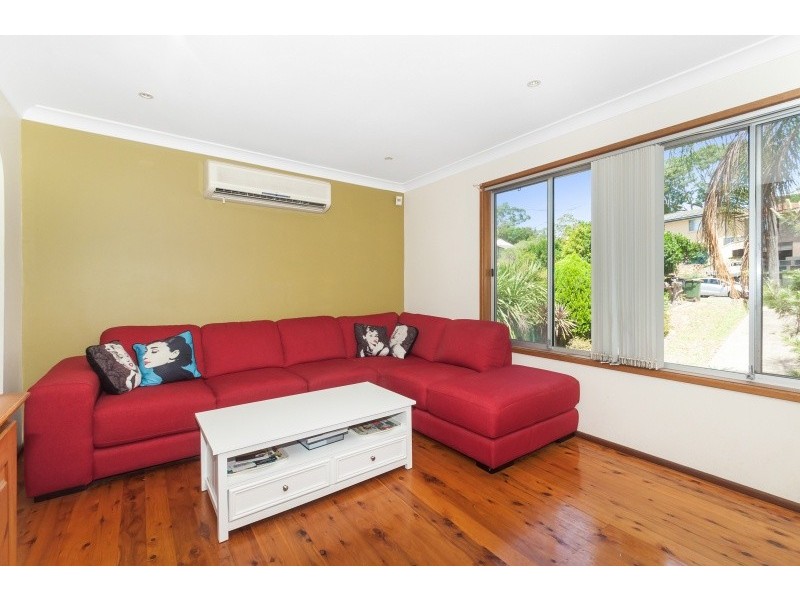 110 Iola Avenue, Farmborough Heights NSW 2526