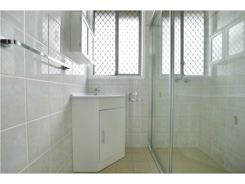 1 Thornbury Avenue, Unanderra NSW 2526