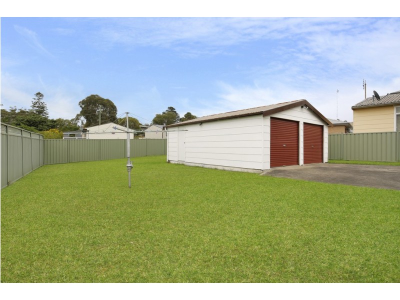1 Thornbury Avenue, Unanderra NSW 2526