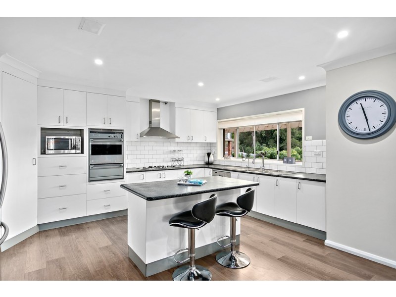 100 Derribong Drive, Cordeaux Heights NSW 2526