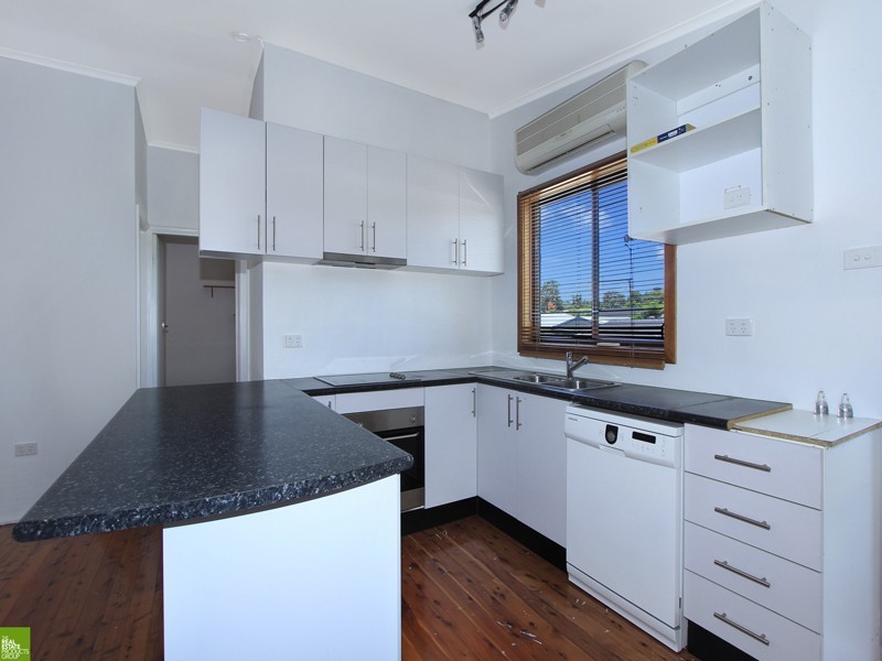 73 Deakin Street, Oak Flats NSW 2529