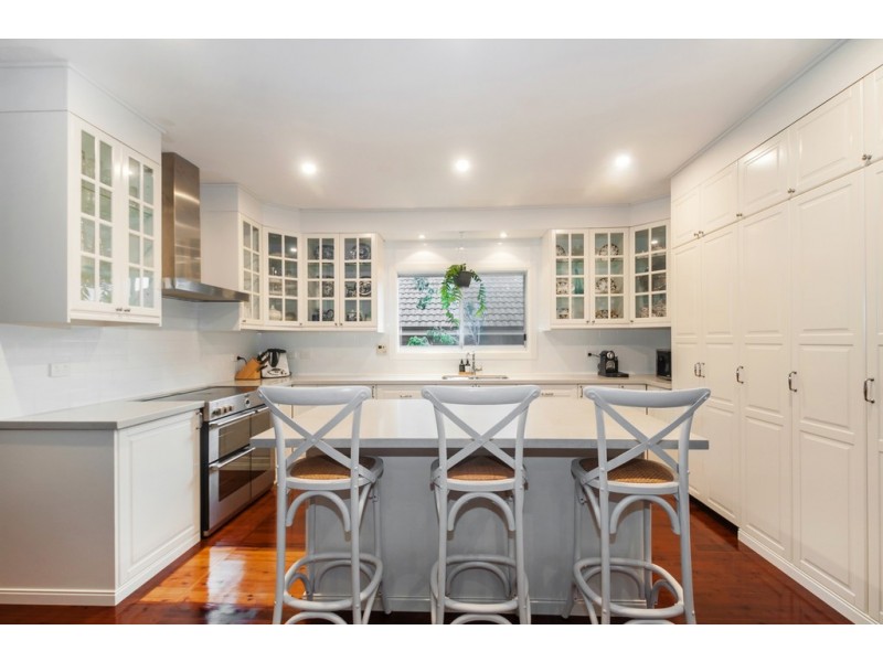 24 Bloomfield Avenue, Corrimal NSW 2518