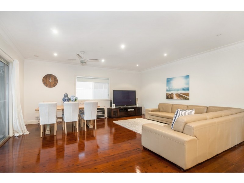 24 Bloomfield Avenue, Corrimal NSW 2518