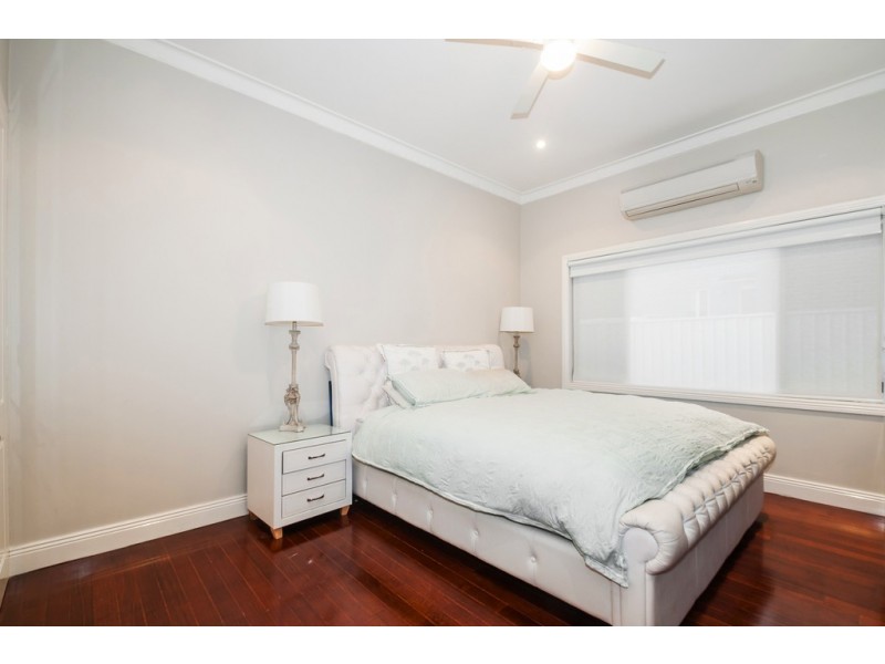 24 Bloomfield Avenue, Corrimal NSW 2518