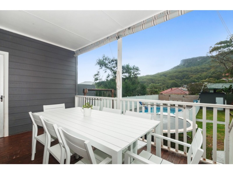 24 Bloomfield Avenue, Corrimal NSW 2518