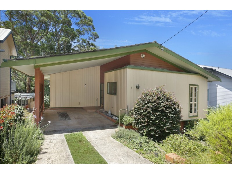 7 Araluen Avenue, Mount Kembla NSW 2526