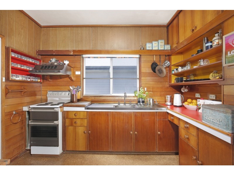 7 Araluen Avenue, Mount Kembla NSW 2526