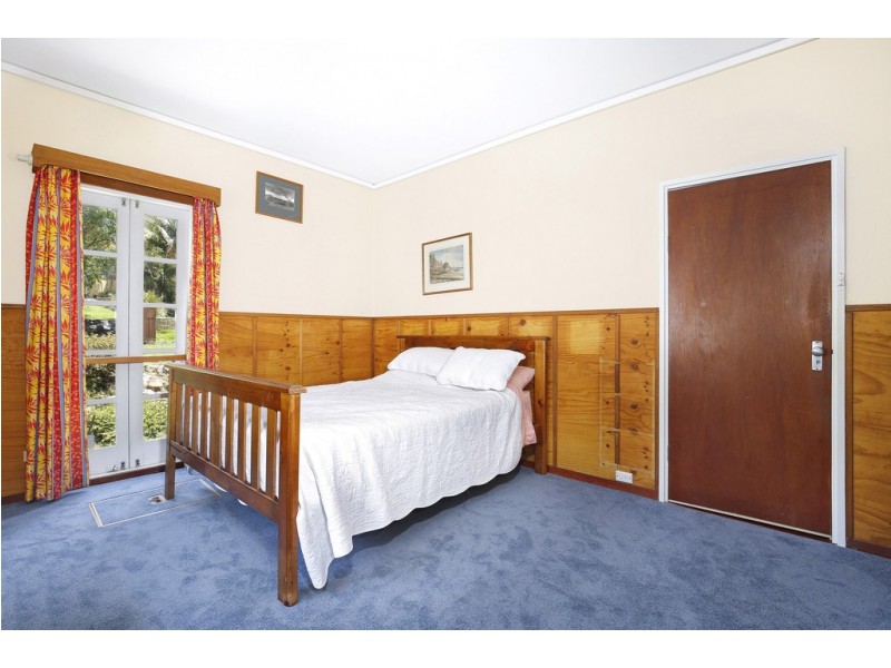 7 Araluen Avenue, Mount Kembla NSW 2526