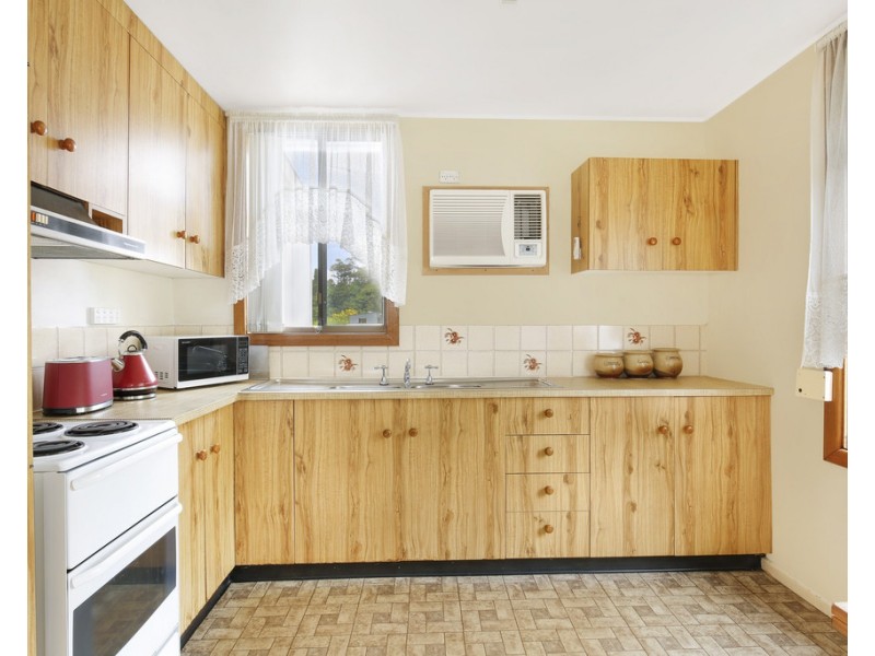 1 Thornbury Avenue, Unanderra NSW 2526