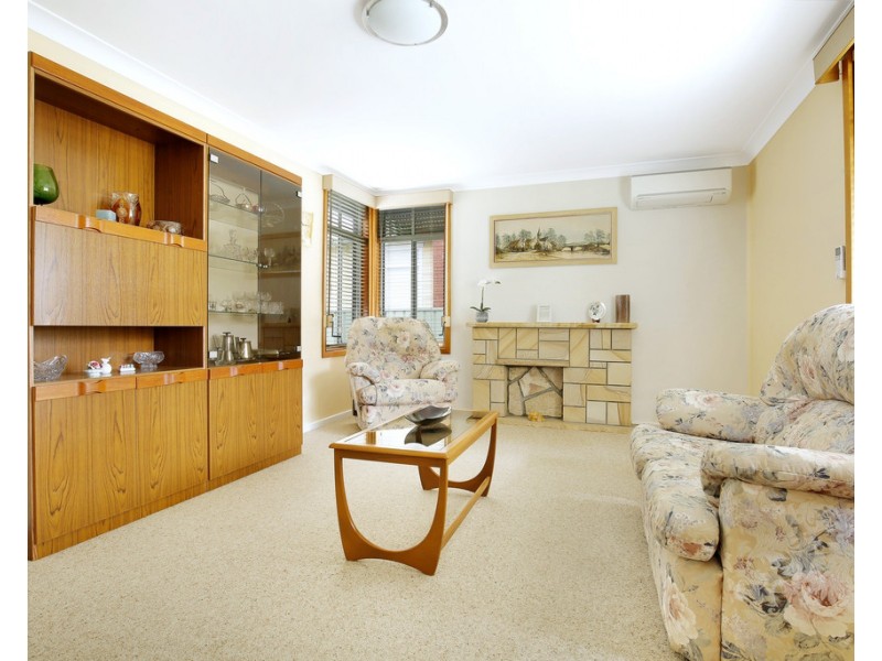 1 Thornbury Avenue, Unanderra NSW 2526