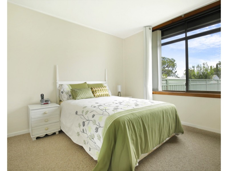 1 Thornbury Avenue, Unanderra NSW 2526