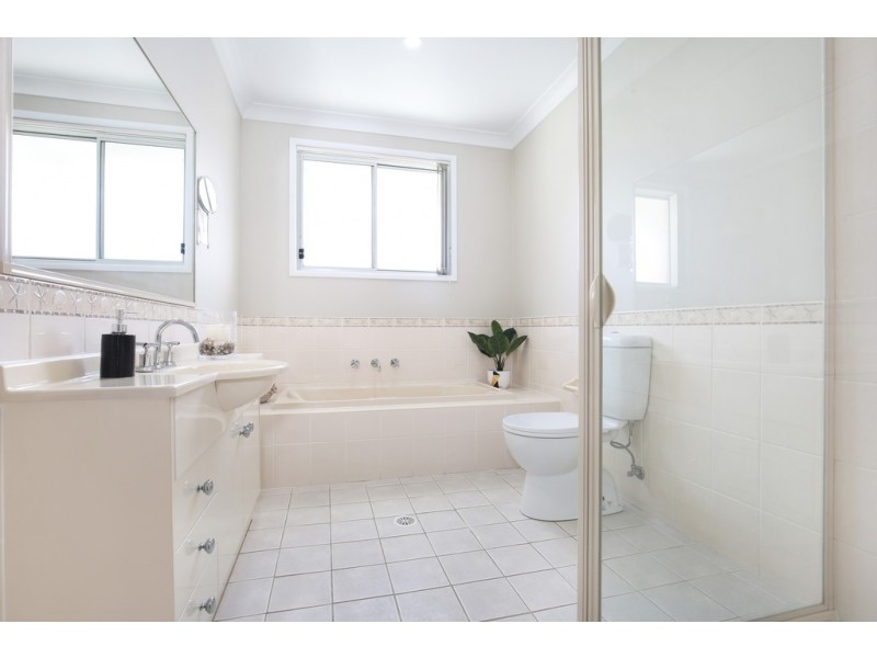 14/4A Tallegalla Street, Unanderra NSW 2526