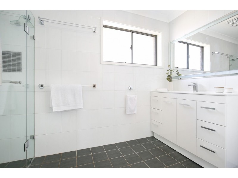 227 Farmborough Road, Farmborough Heights NSW 2526