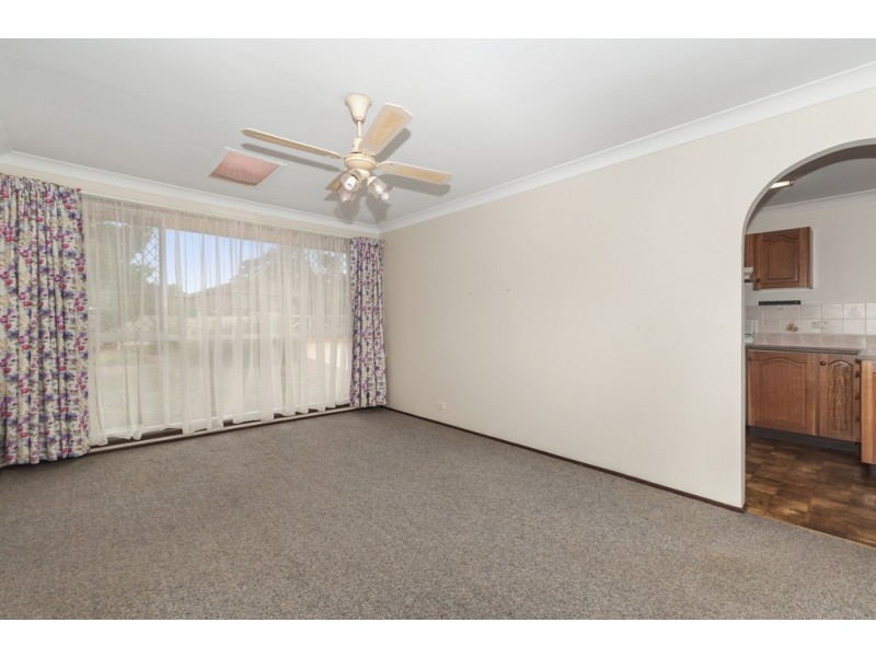 90 Barton Street, Oak Flats NSW 2529