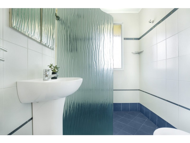 4 Kotara Crescent, Unanderra NSW 2526