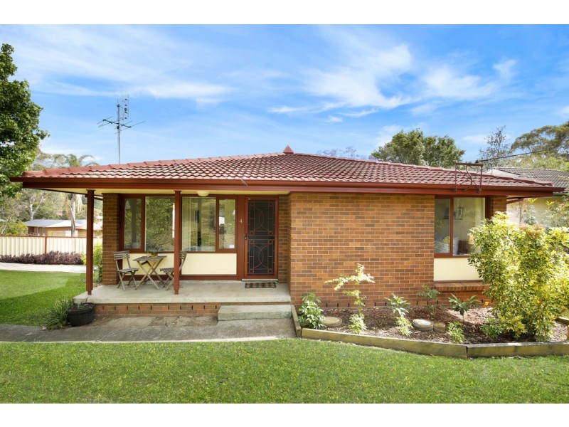 4 Kotara Crescent, Unanderra NSW 2526