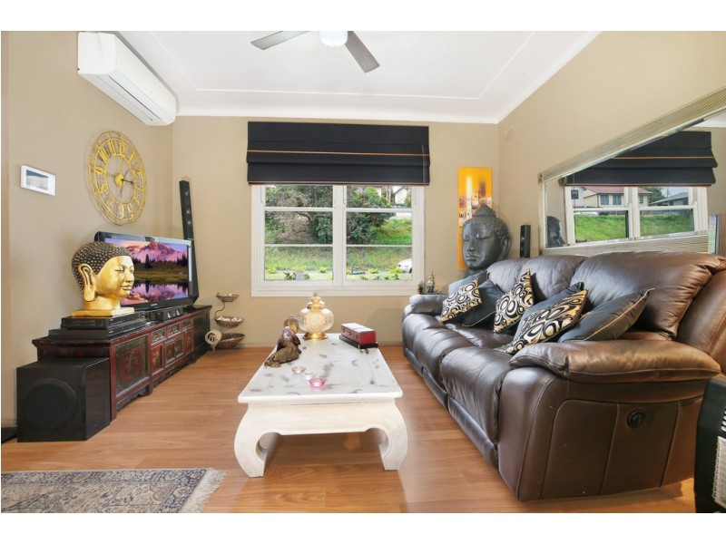 57 Maynes Parade, Unanderra NSW 2526