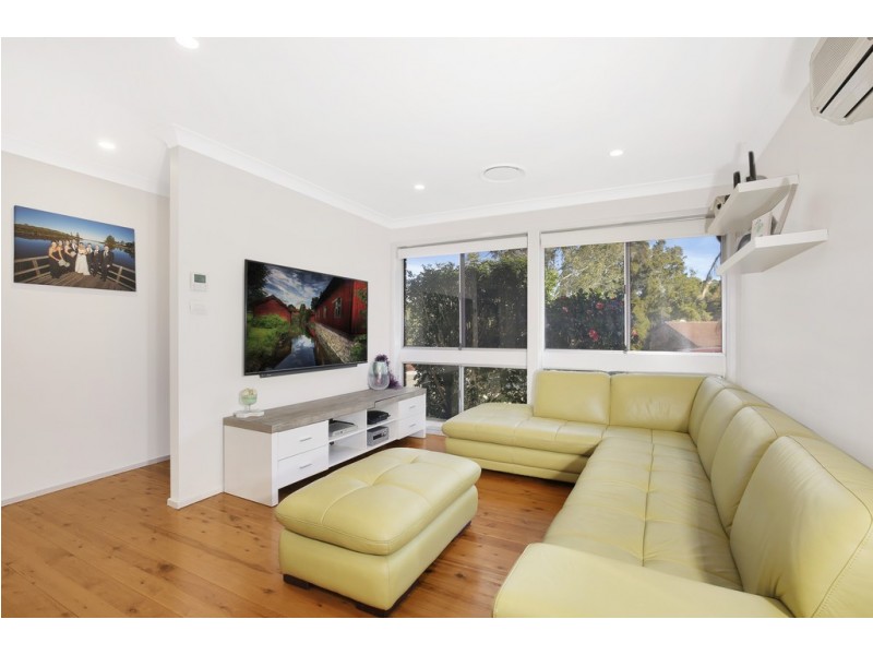 8 Hibiscus Place, Unanderra NSW 2526