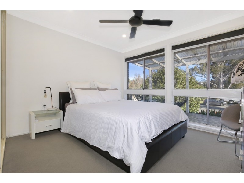 8 Hibiscus Place, Unanderra NSW 2526