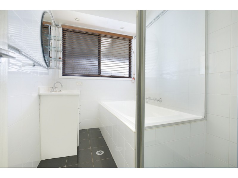 5 Badgery Street, Albion Park NSW 2527