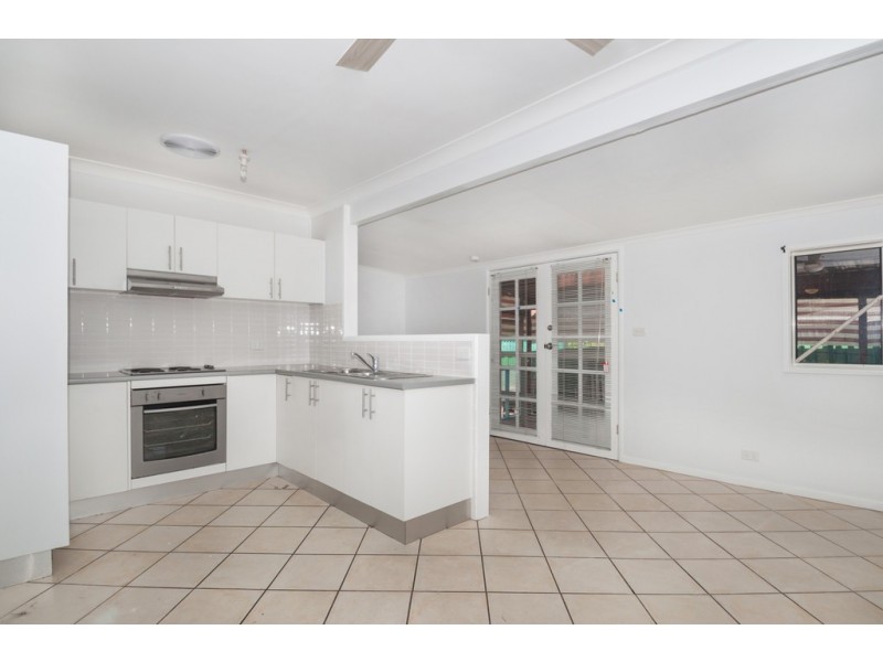 10 Glenora Place, Koonawarra NSW 2530