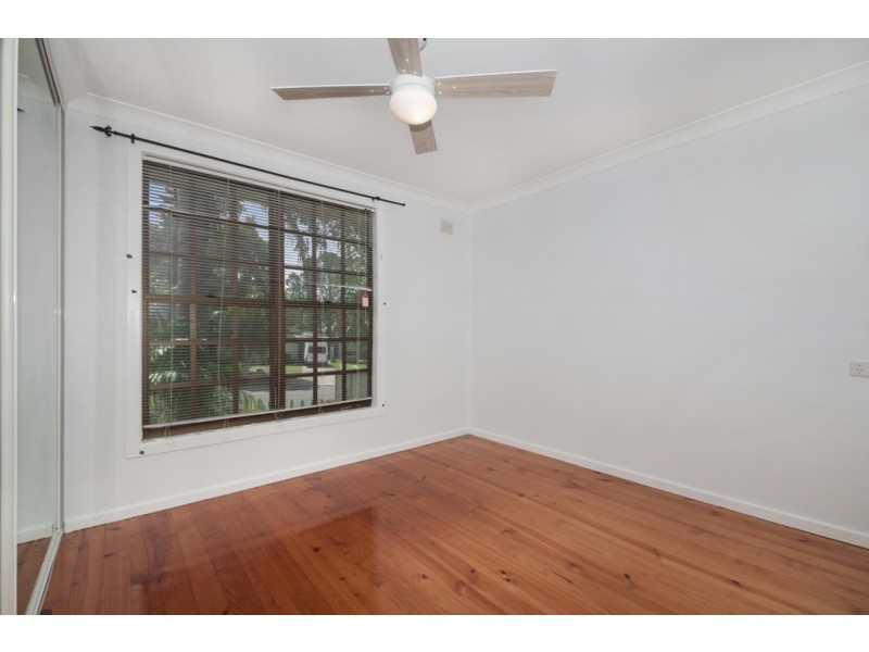 10 Glenora Place, Koonawarra NSW 2530