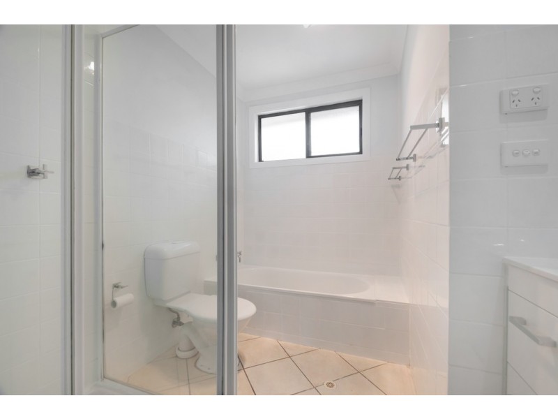 10 Glenora Place, Koonawarra NSW 2530