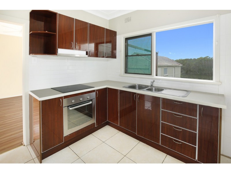 21 Birch Crescent, East Corrimal NSW 2518