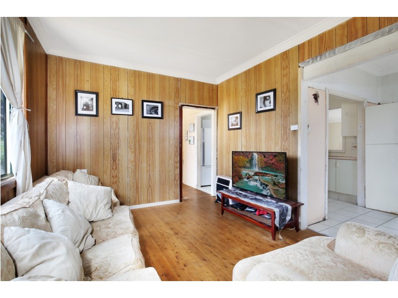 27 London Street, Berkeley NSW 2506