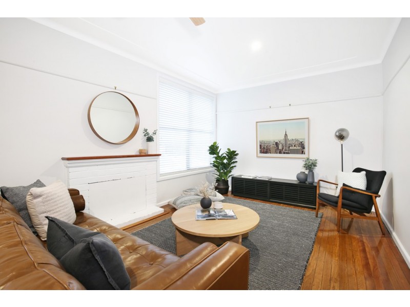 28 Waples Road, Unanderra NSW 2526
