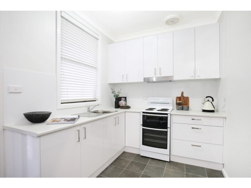 28 Waples Road, Unanderra NSW 2526