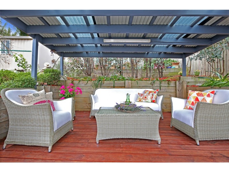 222 Gladstone Avenue, Mount Saint Thomas NSW 2500