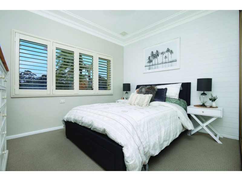 222 Gladstone Avenue, Mount Saint Thomas NSW 2500