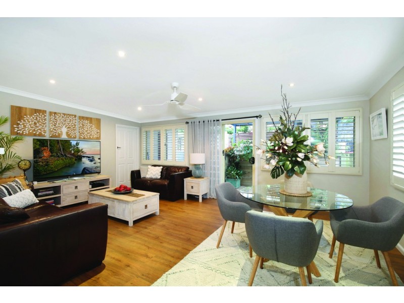 222 Gladstone Avenue, Mount Saint Thomas NSW 2500