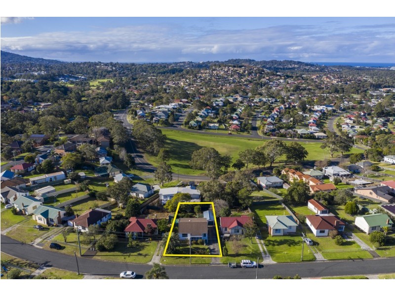 42 Lindsay Street, Unanderra NSW 2526