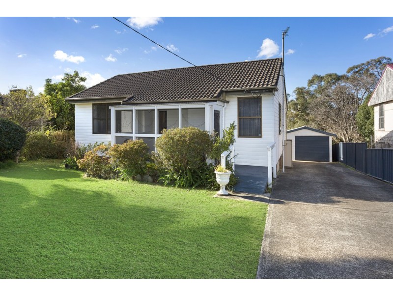 42 Lindsay Street, Unanderra NSW 2526