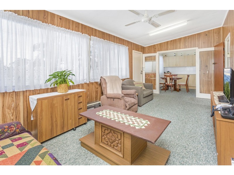 42 Lindsay Street, Unanderra NSW 2526