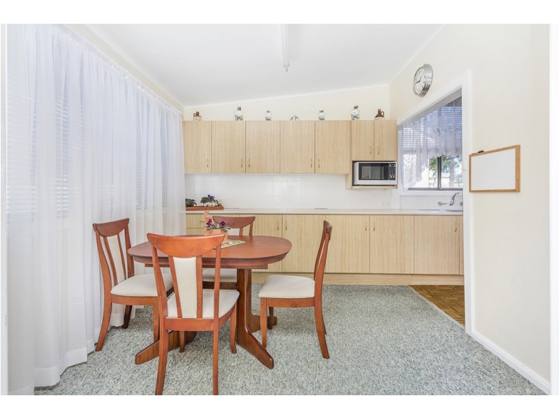 42 Lindsay Street, Unanderra NSW 2526