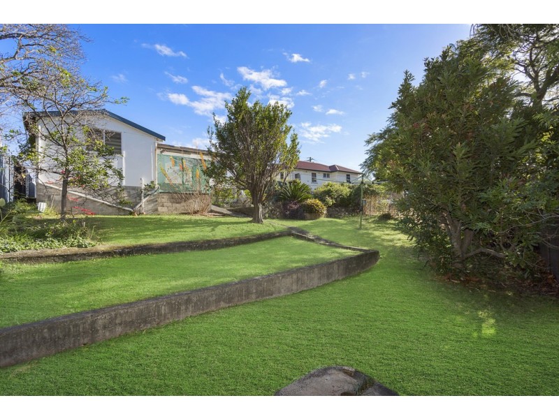 42 Lindsay Street, Unanderra NSW 2526