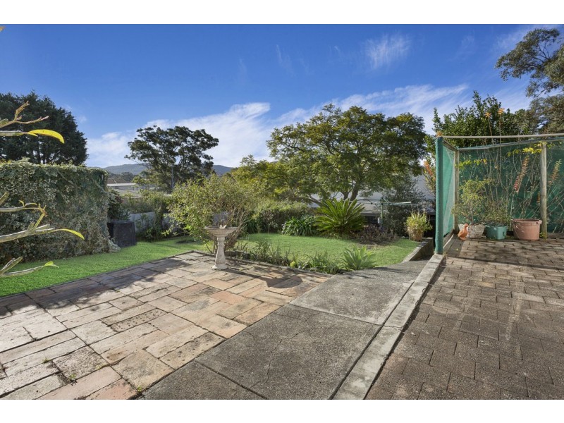 42 Lindsay Street, Unanderra NSW 2526