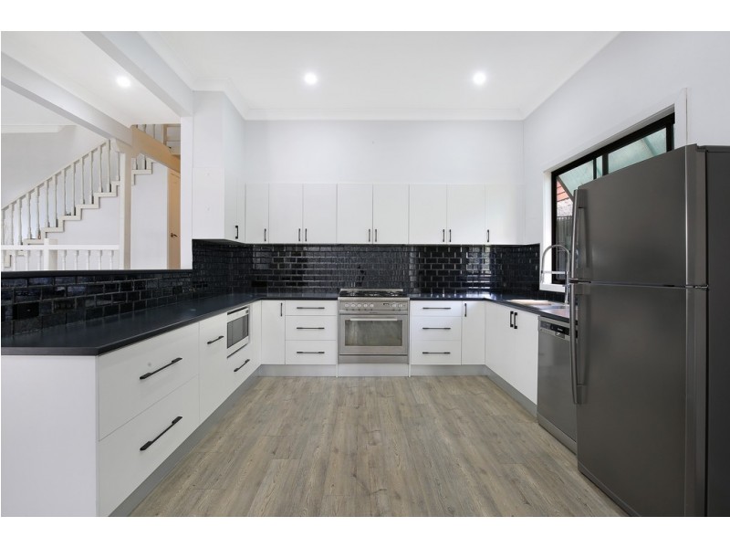32 Brendon Avenue, Farmborough Heights NSW 2526