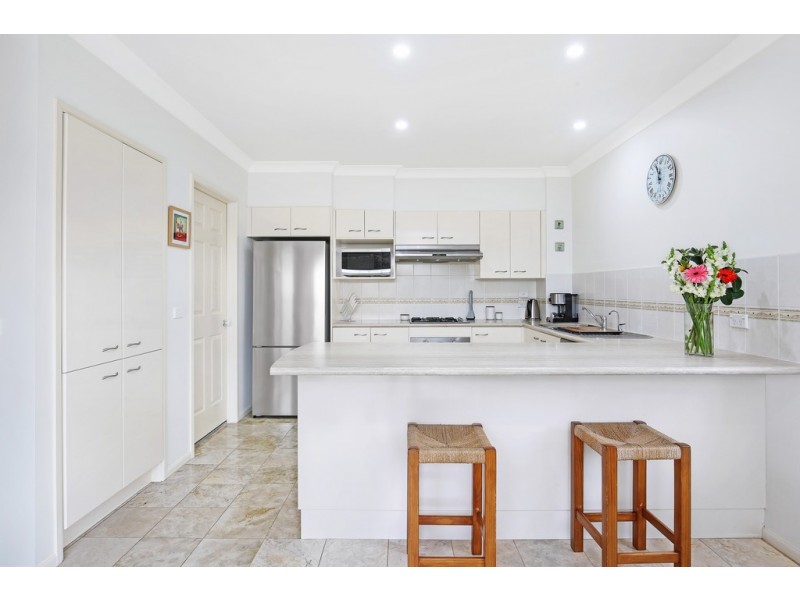 11/4a Tallegalla Street, Unanderra NSW 2526