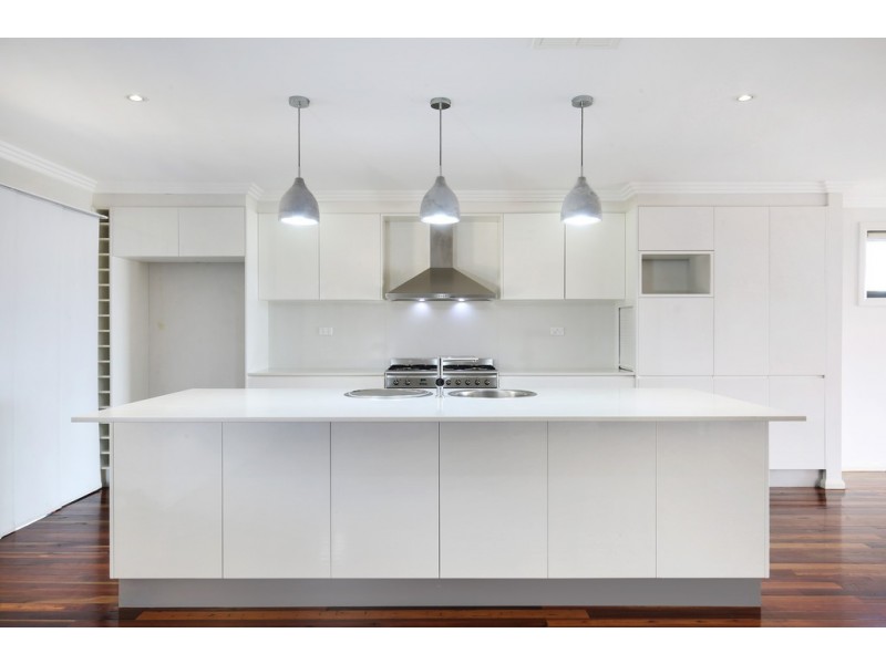 42 Shannon Drive, Albion Park NSW 2527