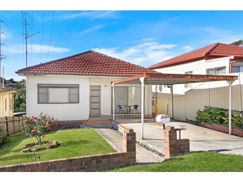35 First Avenue North, Warrawong NSW 2502