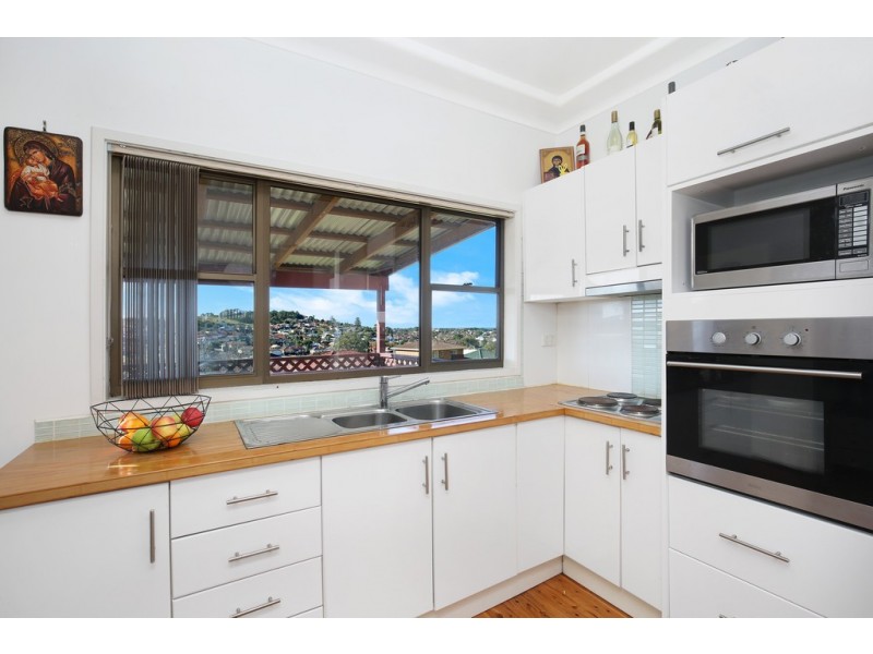 35 First Avenue North, Warrawong NSW 2502