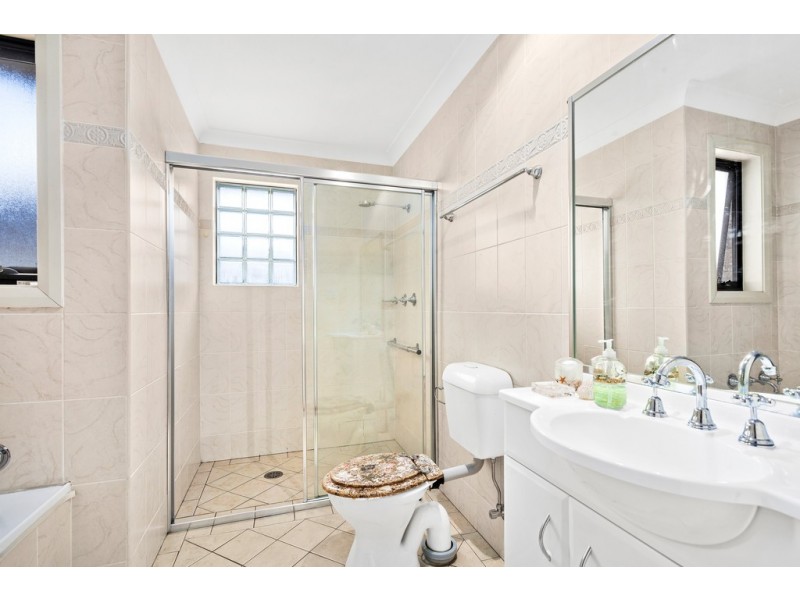 2/40 Hurt Parade, Unanderra NSW 2526