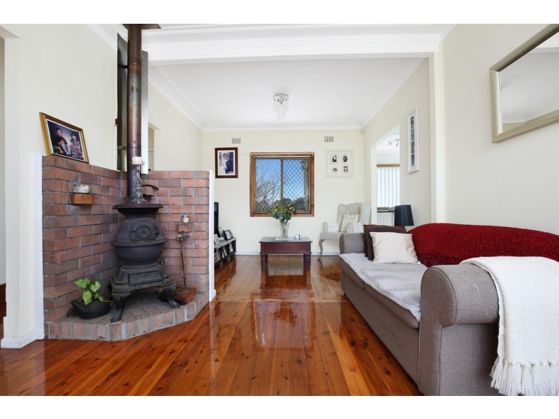 73 Denise Street, Lake Heights NSW 2502